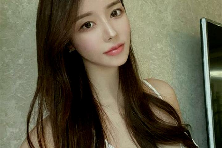 Grace, 29 — Escort in Lewolang, Indonesia