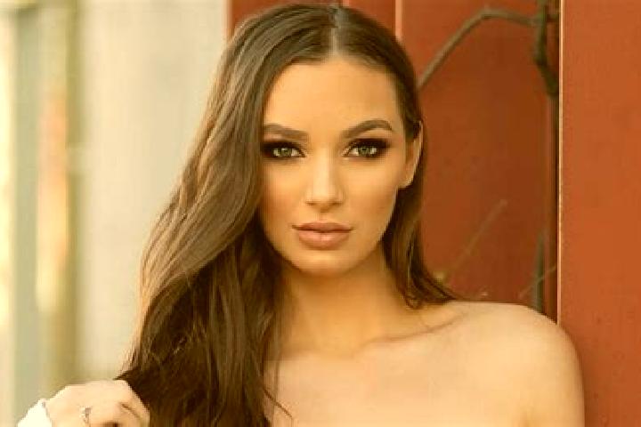 Grace, 29 — Escort in Upper West Lynn, Canada