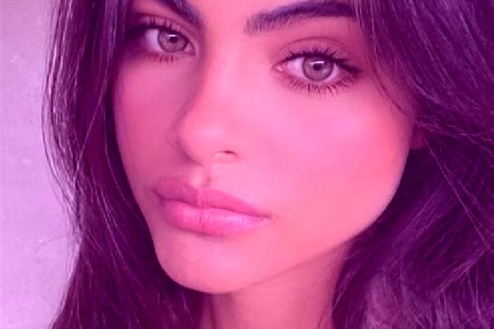 Grace, 30, a brunette dark-eyed middle eastern companion based in Chatillon-Saint-Jean. Offering Couples, Dinner Date, OWO, BDSM. Available for incall and ou...