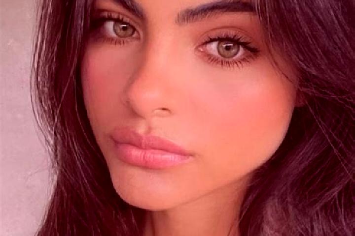 Grace, 30, a brunette grey-eyed indian companion based in Langdorf. Offering Girlfriend Experience, Duos, Party Girl. Available for incall and outcall, day a...