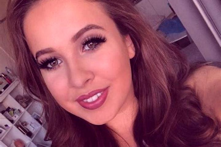 Grace, 31, a blonde green-eyed latina companion based in Vila Nova da Telha. Offering Party Girl, OWO, 69, A-Level, Erotic Massage. Available for incall and ...
