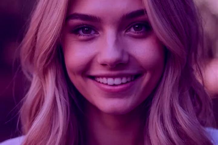 Grace, 31, a blonde hazel-eyed mediterranean companion based in La Llanada. Offering Dinner Date, Duos. Available for incall and outcall, day and evening dates.