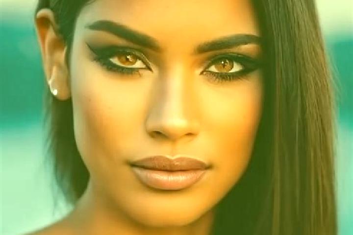 Grace, 32, a auburn brown-eyed latina companion based in Bang Khun Si. Offering OWO, CIM, 69. Available for incall and outcall, day and evening dates.