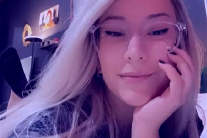 Grace, 32, a platinum blonde amber-eyed ebony companion based in Trescore Balneario. Offering CIM, OWO, Girlfriend Experience, GFE, BDSM. Available for incal...
