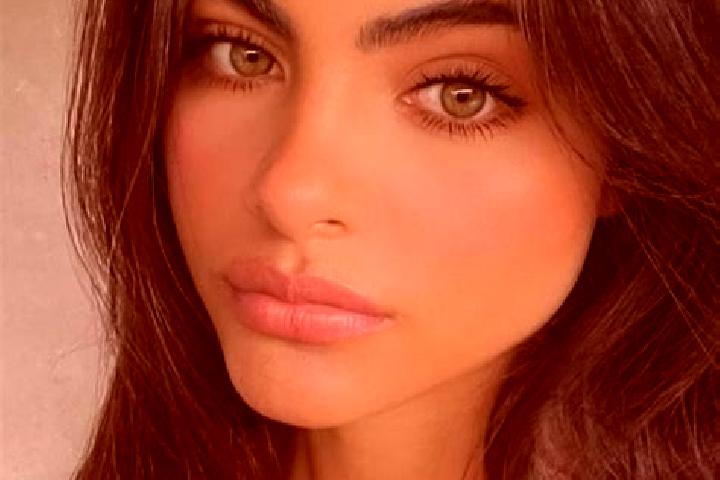 Grace, 34, a auburn green-eyed indian companion based in Glyfada. Offering Prostate Massage, Deep French Kissing, Massage. Available for incall and outcall, ...