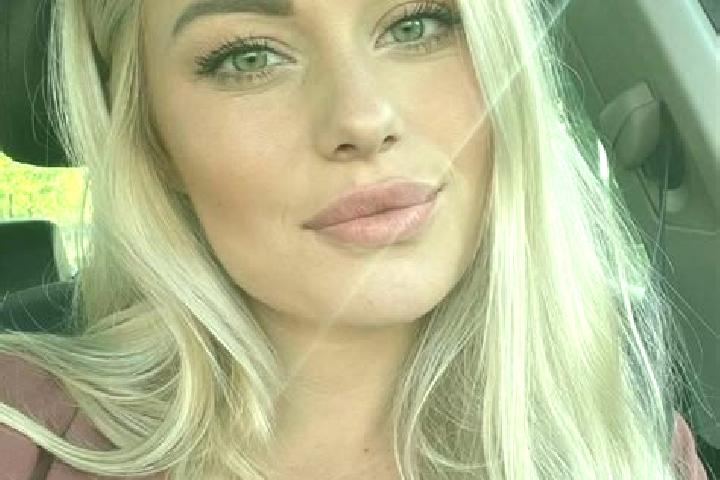 Grace, 34, a blonde hazel-eyed european companion based in Berwick. Offering Overnight, CIM, Travel Companion. Available for incall and outcall, overnight bo...