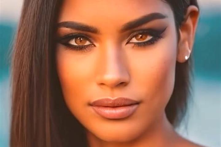Grace, 34, a red hazel-eyed latina companion based in Vavrinec. Offering Deep French Kissing, OWO, Tantra. Available for incall and outcall, overnight bookin...