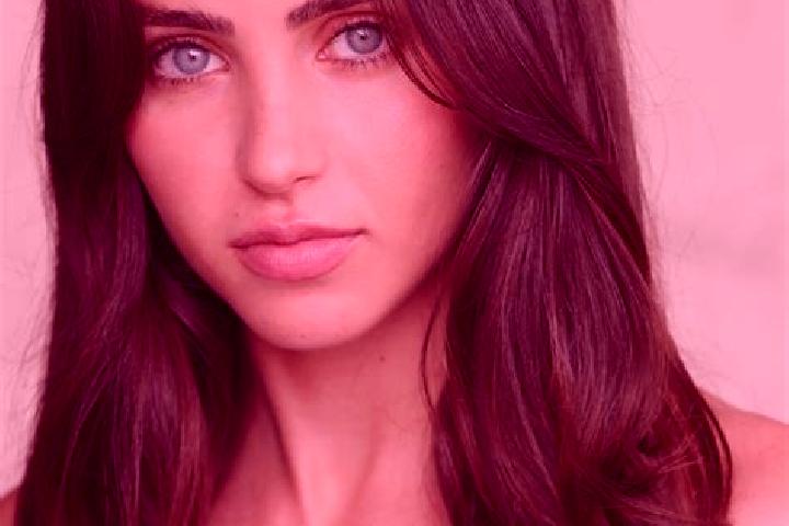 Grace, 35, a brunette brown-eyed latina companion based in Gornyi. Offering BDSM, Erotic Massage, Girlfriend Experience, Couples, Deep French Kissing. Availa...
