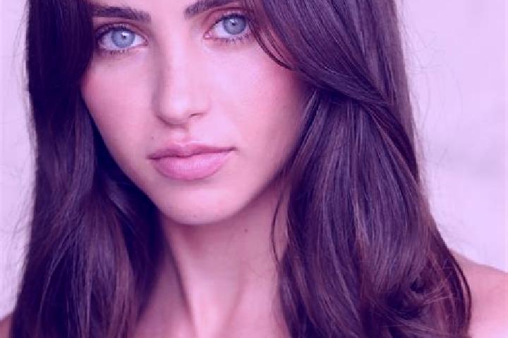 Grace, 35, a brunette dark-eyed mixed companion based in Borong. Offering Duos, Striptease. Available for incall and outcall, overnight bookings available.