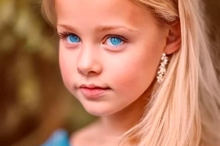 Grace, 37, a blonde blue-eyed caucasian companion based in Ketsch. Offering OWO, GFE, 69. Available for incall and outcall, day and evening dates.