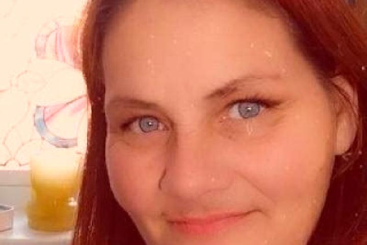 Grace, 37, a red green-eyed european companion based in Vizille. Offering Erotic Massage, Overnight, Domination. Available for incall and outcall, day and ev...