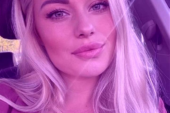 Grace, 38, a blonde hazel-eyed ebony companion based in Veys. Offering GFE, A-Level, Deep French Kissing, Couples. Available for incall and outcall, day and ...