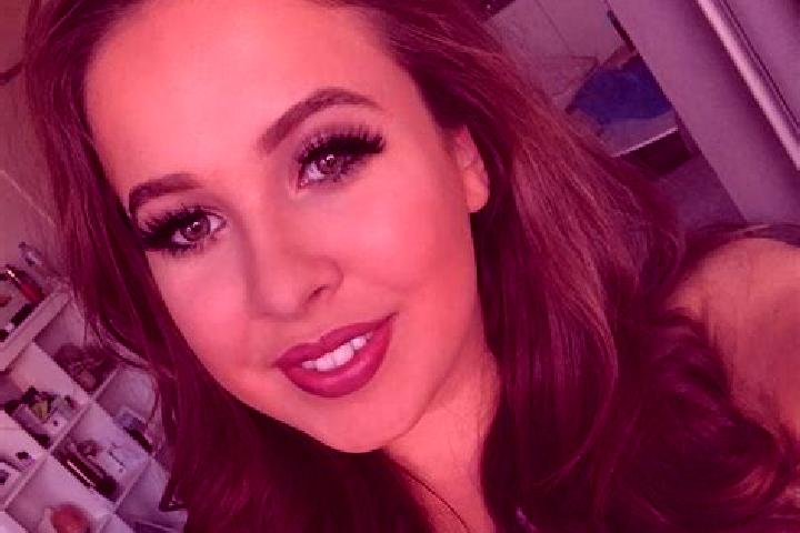 Grace, 39, a auburn dark-eyed european companion based in Patanou. Offering Roleplay, A-Level, Girlfriend Experience, Erotic Massage. Available for incall an...