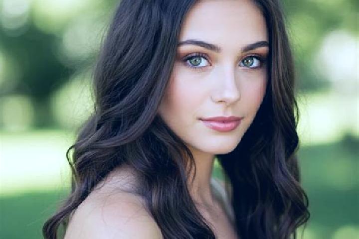 Hannah, 20, a brunette hazel-eyed mixed companion based in San Pablo de las Salinas. Offering Deep French Kissing, CIM, GFE, Roleplay, Dinner Date. Available...