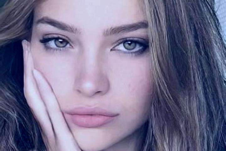 Hannah, 20, a dark blonde hazel-eyed mediterranean companion based in Ay-sur-Moselle. Offering Couples, Domination, Duos, CIM. Available for incall and outca...