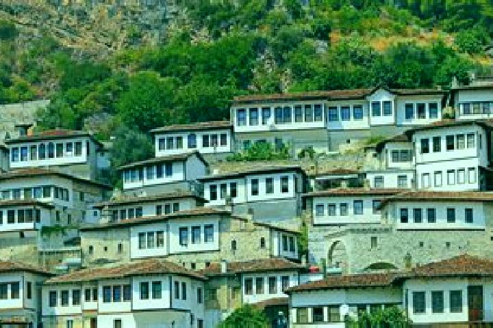 Hannah, 20 — Escort in Gjinaj, Albania