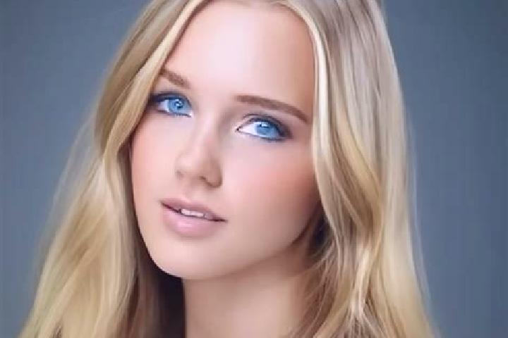 Hannah, 21, a blonde grey-eyed slavic companion based in Kampong Masjid Tanah. Offering Prostate Massage, Travel Companion, Tantra, Dinner Date, Erotic Massa...