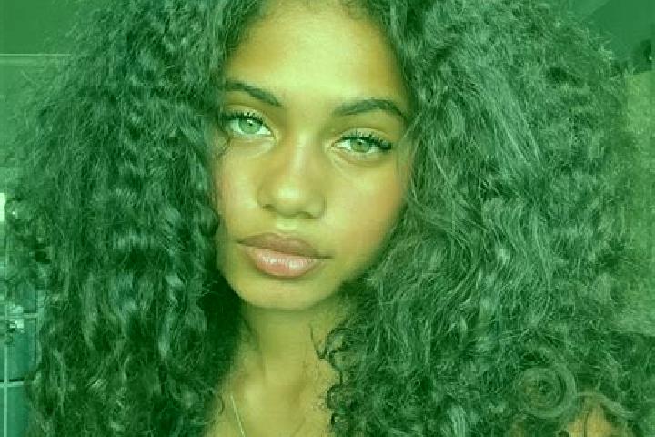 Hannah, 21, a chestnut blue-eyed ebony companion based in Meriden. Offering OWO, Massage, Couples. Available for incall and outcall, day and evening dates.