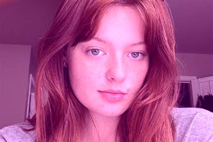 Hannah, 21, a red grey-eyed latina companion based in Funzi. Offering Deep French Kissing, OWO, 69. Available for incall and outcall, day and evening dates.