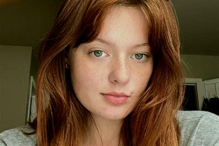 Hannah, 21, a red grey-eyed mixed companion based in Tenkanidiyur. Offering BDSM, Deep French Kissing, Duos, Dinner Date, CIM. Available for incall and outca...