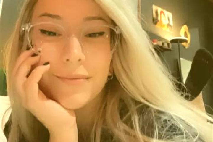 Hannah, 22, a blonde brown-eyed asian companion based in Monte Santa Maria Tiberina. Offering Massage, OWO, 69. Available for incall and outcall, overnight b...
