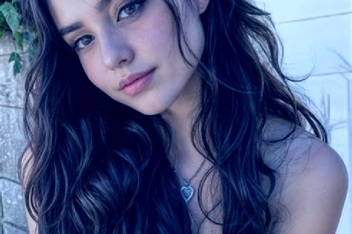Hannah, 23, a auburn amber-eyed caribbean companion based in Matarrubia. Offering CIM, GFE, Overnight, Roleplay. Available for incall and outcall, day and ev...