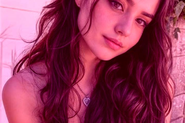 Hannah, 23, a chestnut hazel-eyed mediterranean companion based in Prcanj. Offering Duos, BDSM, Roleplay. Available for incall and outcall, day and evening d...