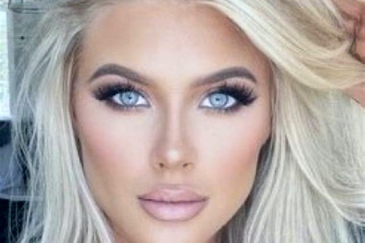 Hannah, 24, a platinum blonde dark-eyed mediterranean companion based in Killarney. Offering Dinner Date, Duos, Domination. Available for incall and outcall,...