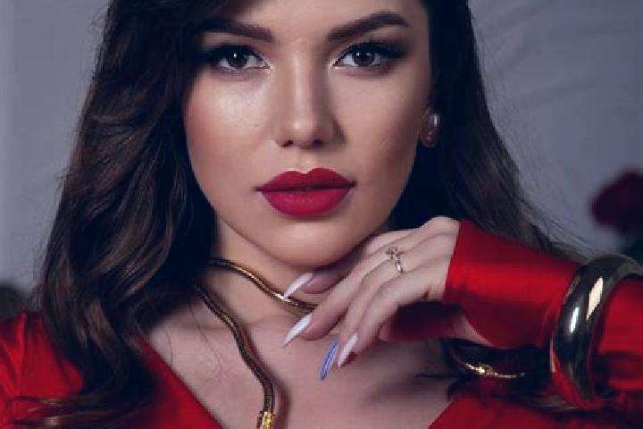 Hannah, 24 — Escort in Vokzal-Horodnia, Ukraine