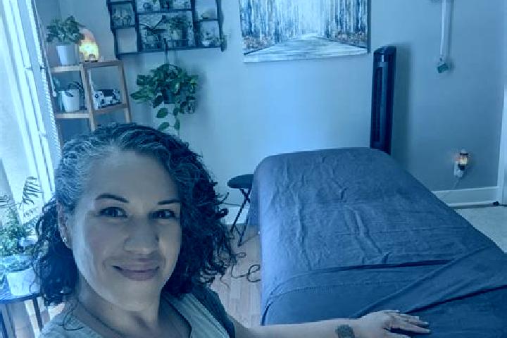 Hannah, 25, a auburn grey-eyed ebony companion based in Morteaux-Couliboeuf. Offering GFE, Massage. Available for incall and outcall, overnight bookings avai...