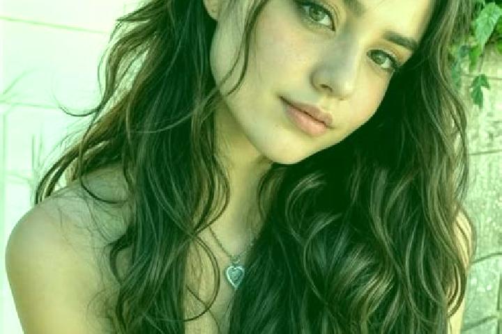 Hannah, 25, a auburn hazel-eyed ebony companion based in Tikri Kalan. Offering GFE, Duos, Massage, Party Girl. Available for incall and outcall, overnight bo...