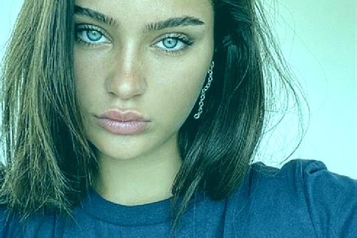 Hannah, 25, a brunette blue-eyed indian companion based in Renheji. Offering Erotic Massage, Striptease, GFE, Deep French Kissing, Duos. Available for incall...
