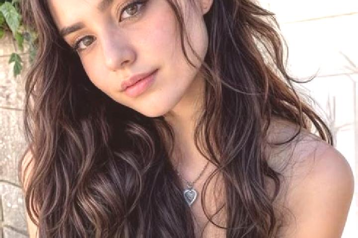 Hannah, 25, a chestnut hazel-eyed middle eastern companion based in Sapulu. Offering Striptease, BDSM, Dinner Date, Couples. Available for incall and outcall...