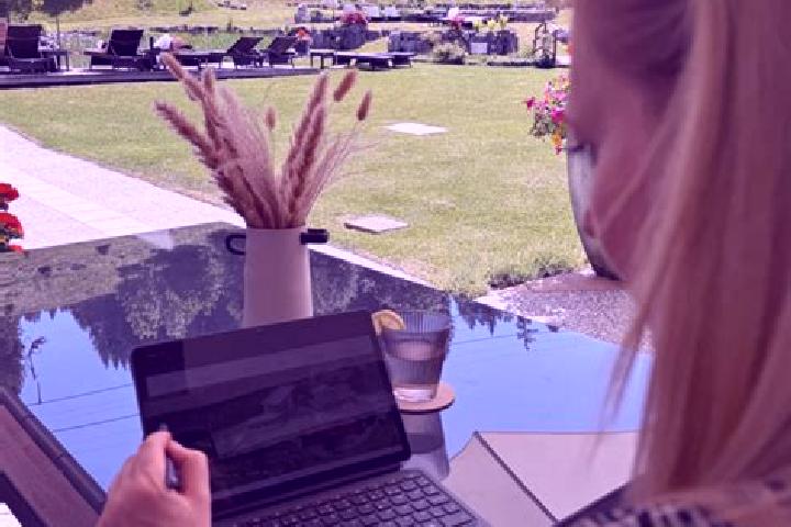 Hannah, 25 — Escort in Buerserberg, Austria