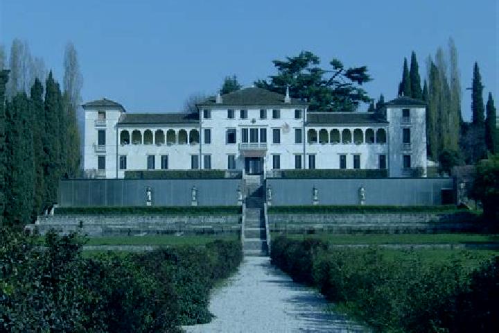 Hannah, 25 — Escort in San Zenone degli Ezzelini, Italy