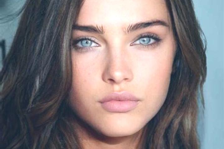 Hannah, 26, a brunette blue-eyed latina companion based in San Zenone. Offering Girlfriend Experience, Erotic Massage, Tantra. Available for incall and outca...