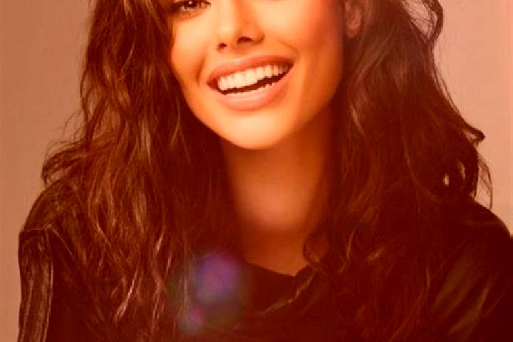 Hannah, 26, a brunette dark-eyed mixed companion based in Nabedjakaha. Offering GFE, Deep French Kissing, CIM. Available for incall and outcall, day and even...