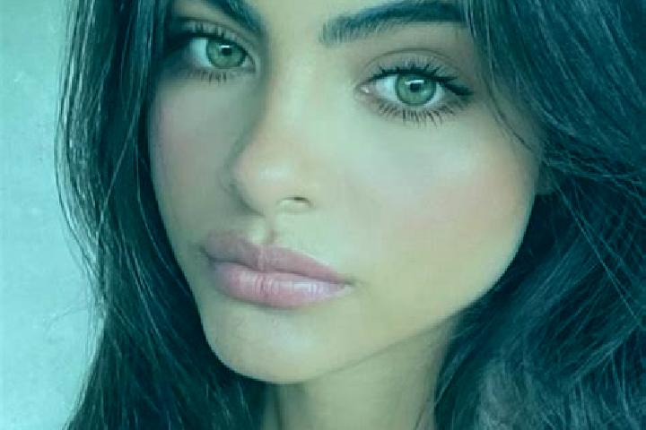 Hannah, 26, a brunette green-eyed european companion based in Dayr Makir. Offering A-Level, Overnight, Tantra. Available for incall and outcall, overnight bo...