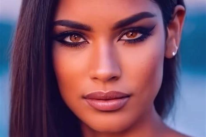 Hannah, 26, a red hazel-eyed latina companion based in Rath. Offering Erotic Massage, Domination, Duos. Available for incall and outcall, overnight bookings ...