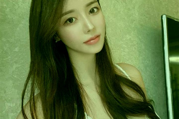 Hannah, 26 — Escort in Dalizi, China