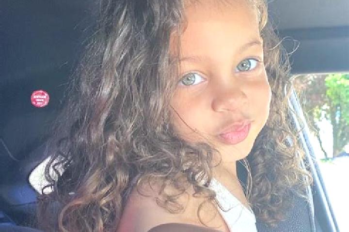 Hannah, 27, a auburn blue-eyed mixed companion based in Lido di Spina. Offering Massage, A-Level, Overnight. Available for incall and outcall, overnight book...