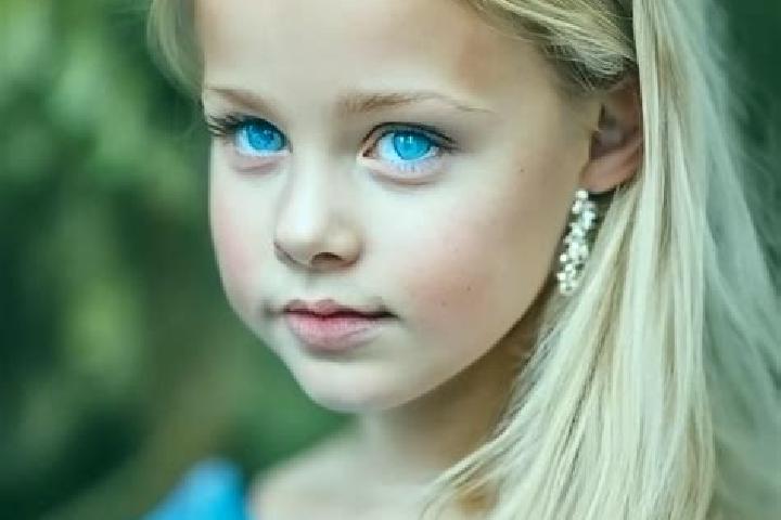 Hannah, 27, a blonde blue-eyed caucasian companion based in Roaix. Offering Deep French Kissing, Party Girl, Tantra. Available for incall and outcall, overni...