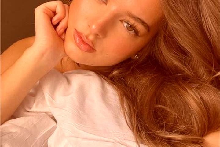 Hannah, 27, a chestnut amber-eyed latina companion based in Montecrestese. Offering Party Girl, Massage, Deep French Kissing, Tantra. Available for incall an...