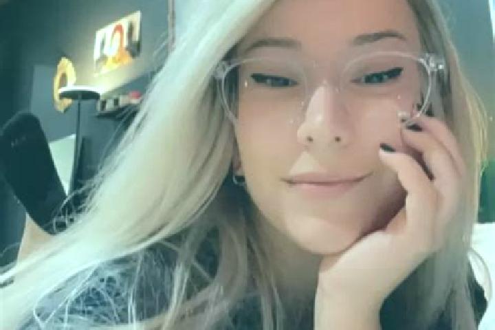 Hannah, 27, a platinum blonde grey-eyed mixed companion based in Lenart v Slovenskih Goricah. Offering Party Girl, Prostate Massage, A-Level, Duos. Available...