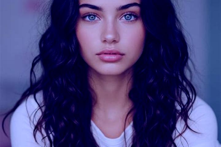 Hannah, 27, a red amber-eyed mediterranean companion based in Siguenza. Offering CIM, Tantra, Massage, Overnight. Available for incall and outcall, day and e...