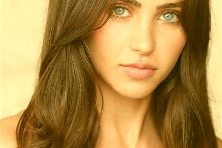 Hannah, 28, a brunette blue-eyed mixed companion based in Marion. Offering Roleplay, GFE, OWO, Dinner Date. Available for incall and outcall, day and evening...