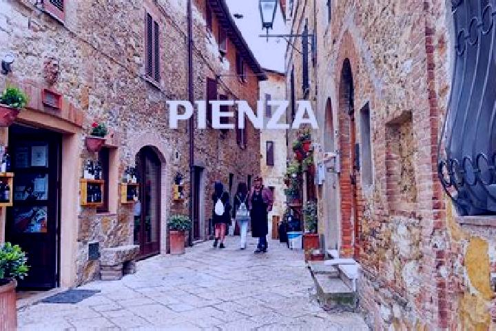 Hannah, 28 — Escort in Pianezza, Italy