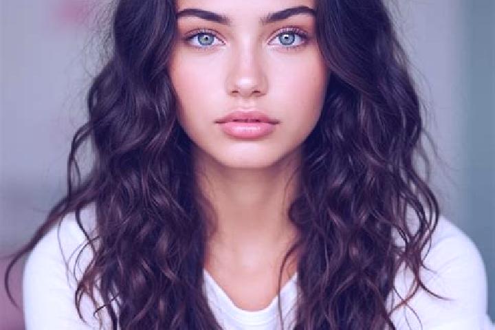 Hannah, 29, a black amber-eyed mediterranean companion based in Monteprandone. Offering Party Girl, Dinner Date, Roleplay, Girlfriend Experience. Available f...