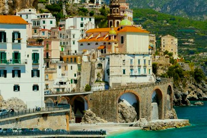 Hannah, 29 — Escort in Lisanza, Italy