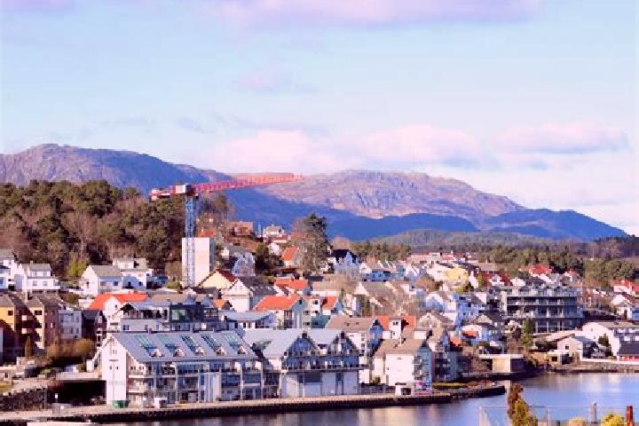 Hannah, 29 — Escort in Valvatna, Norway